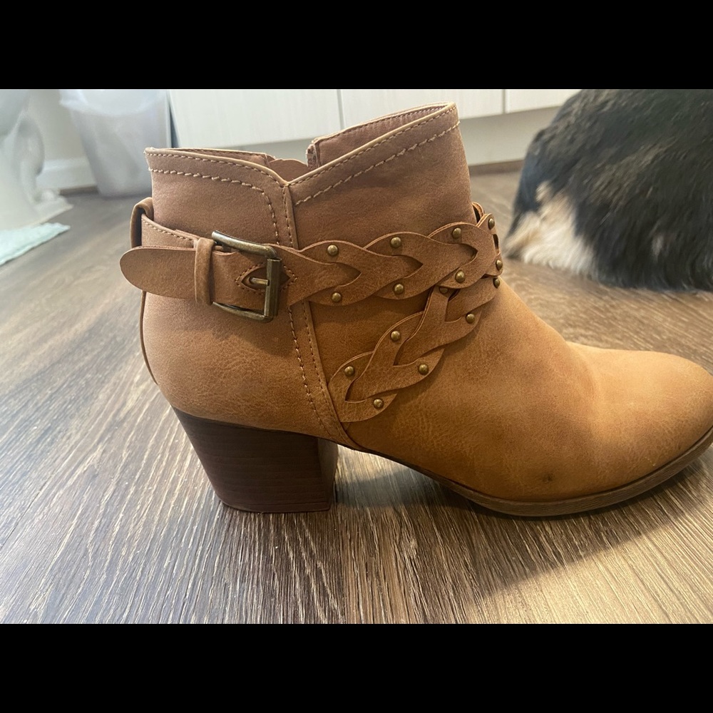 Cute heeled bootie!
